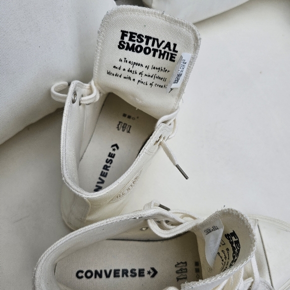 White High-Top Canvas Sneakers with Sunflower Embroidery - Picture 4 of 6